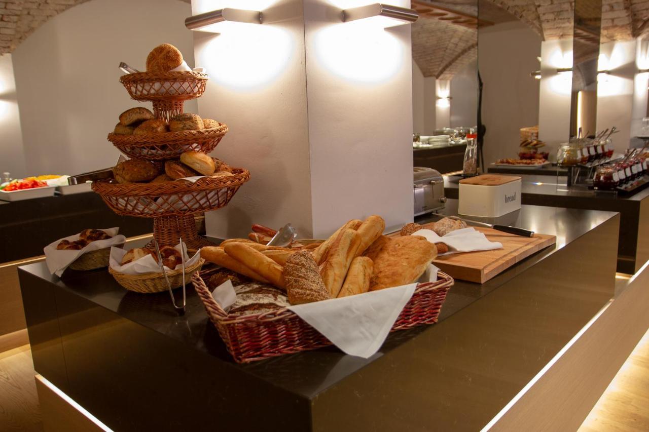 Hotel Bayerischer Hof Erlangen Extérieur photo